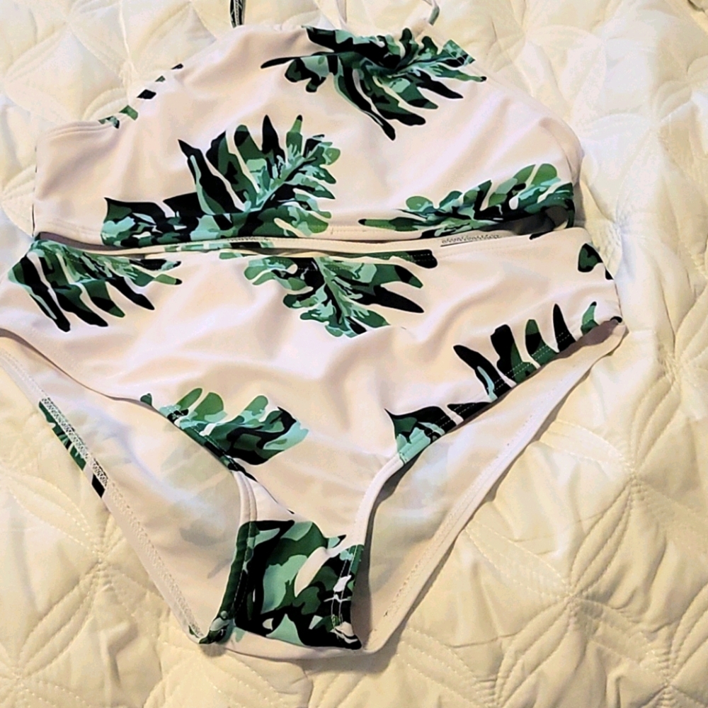 GREEN FOILAGE BIKINI SIZE SMALL